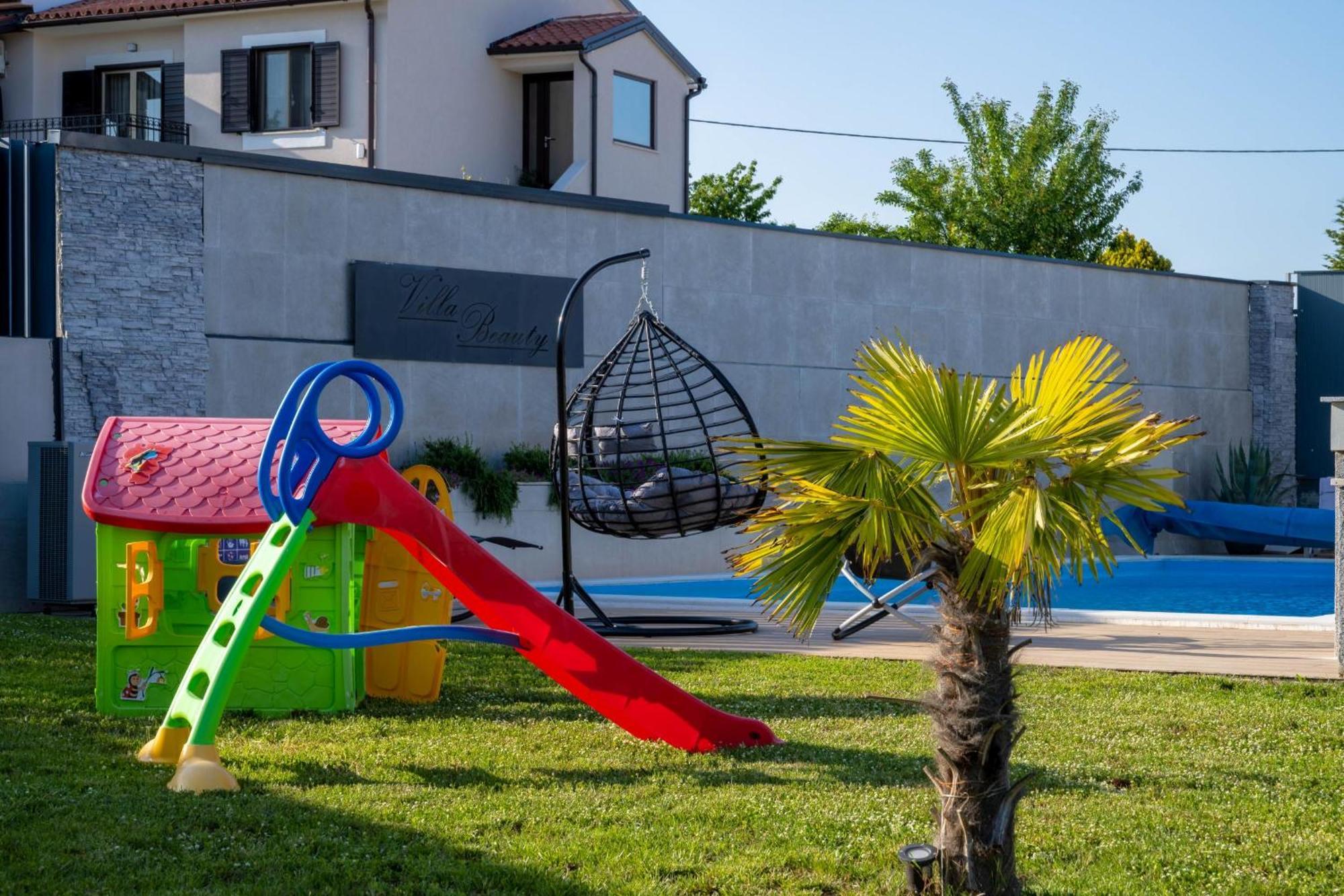 Villa Beauty With Heated Pool And Jacuzzi Kanfanar Exterior photo